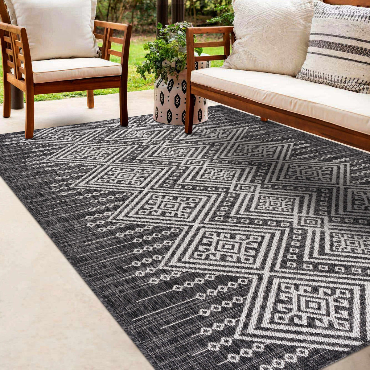 Frankville Black&White All Over Performance Outdoor Rug