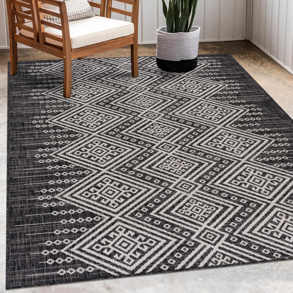 Frankville Black&White All Over Performance Outdoor Rug