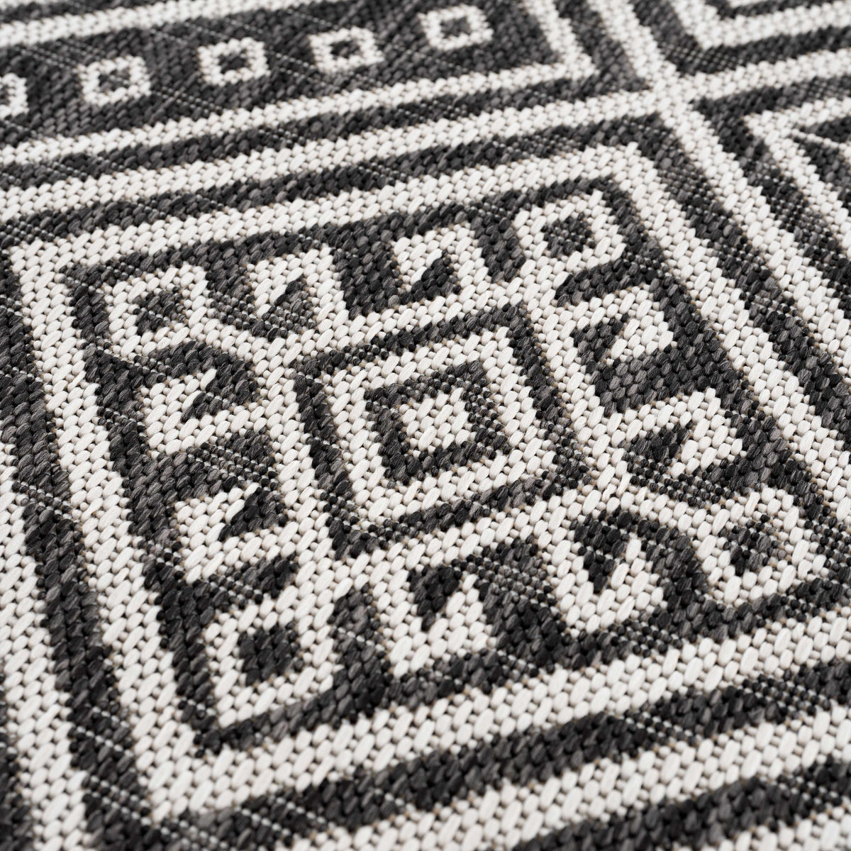 Frankville Black&White All Over Performance Outdoor Rug