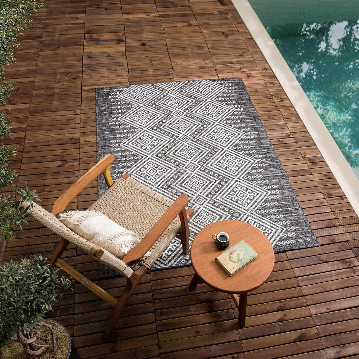 Frankville Black&White All Over Performance Outdoor Rug