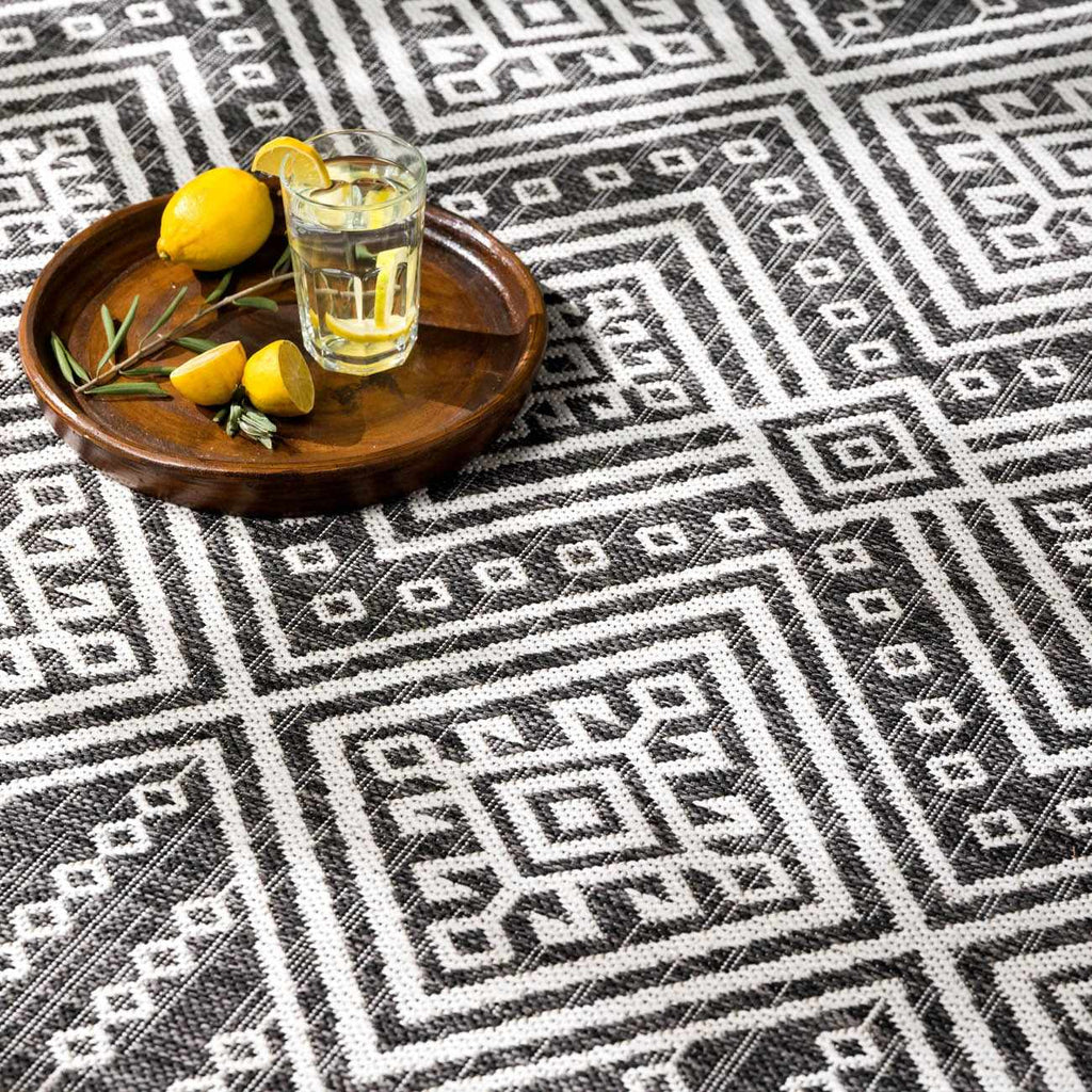 Frankville Black&White All Over Performance Outdoor Rug