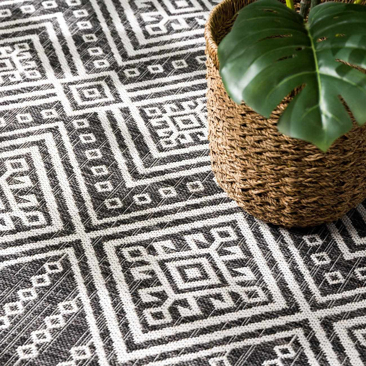 Frankville Black&White All Over Performance Outdoor Rug