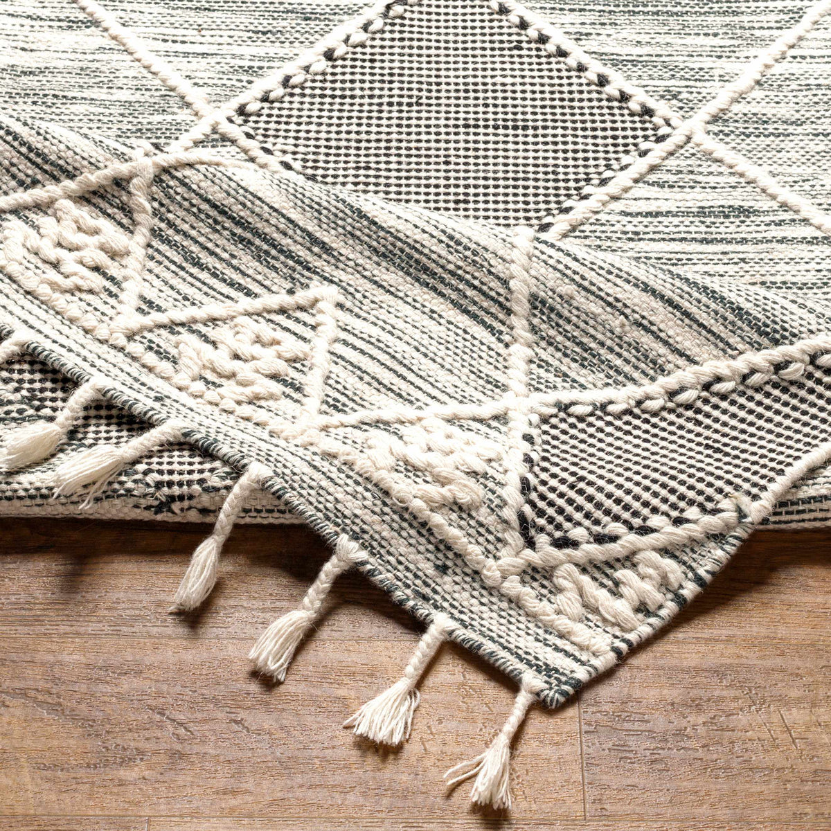 Mabua Tasseled Jute&Wool Rug - Clearance