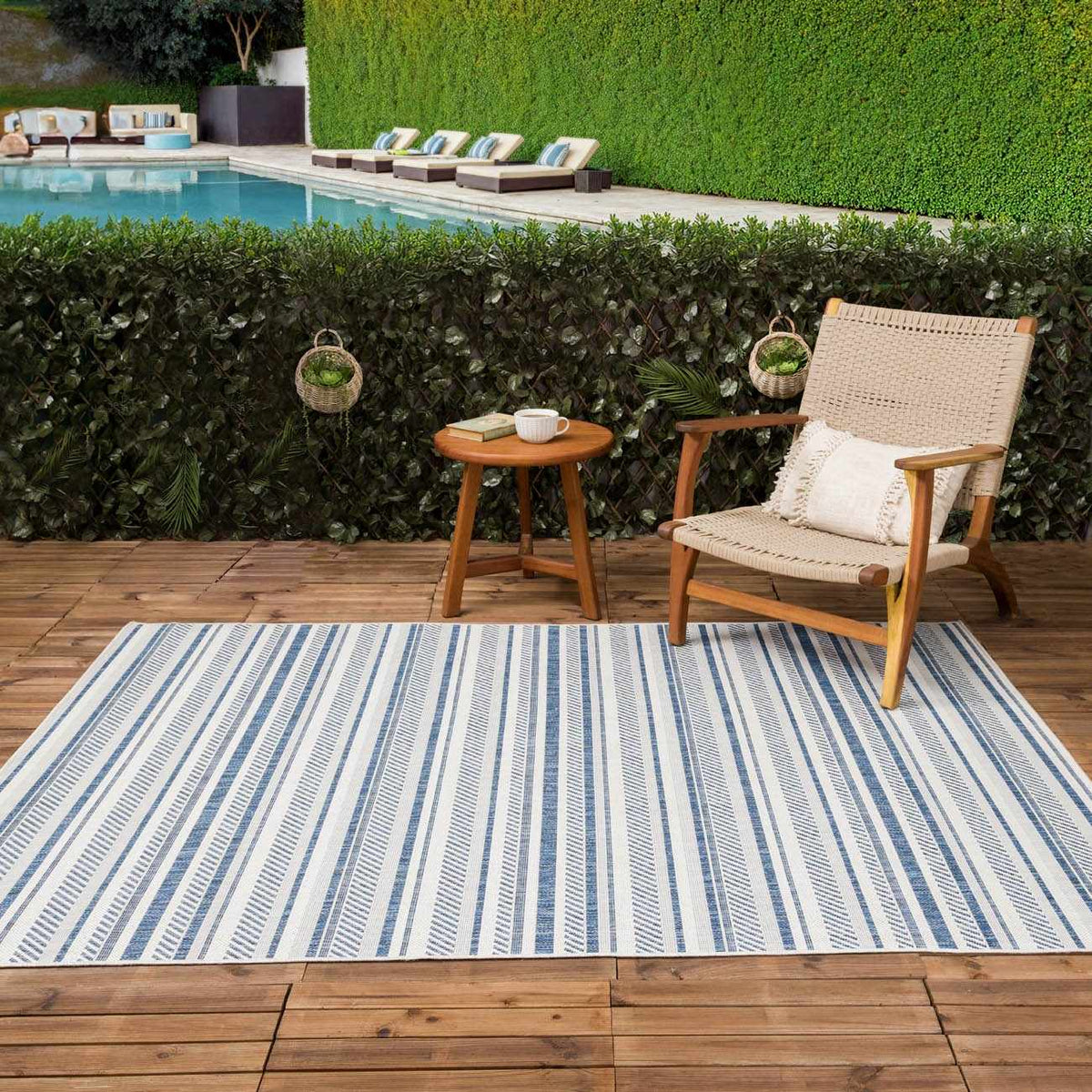Olin White&Blue Striped Nordic Outdoor Rug