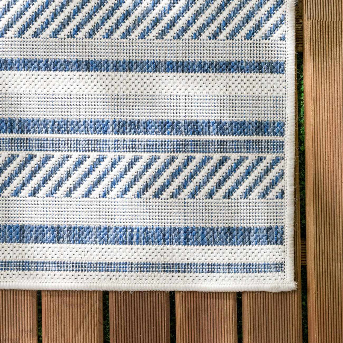 Olin White&Blue Striped Nordic Outdoor Rug