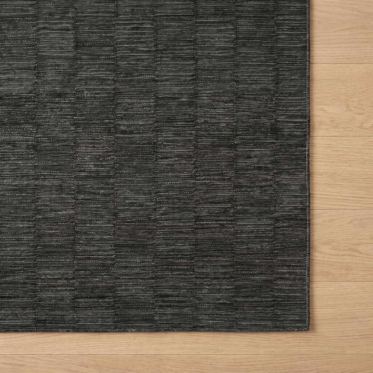 Desdra  Black Traditional Washable Area Rug