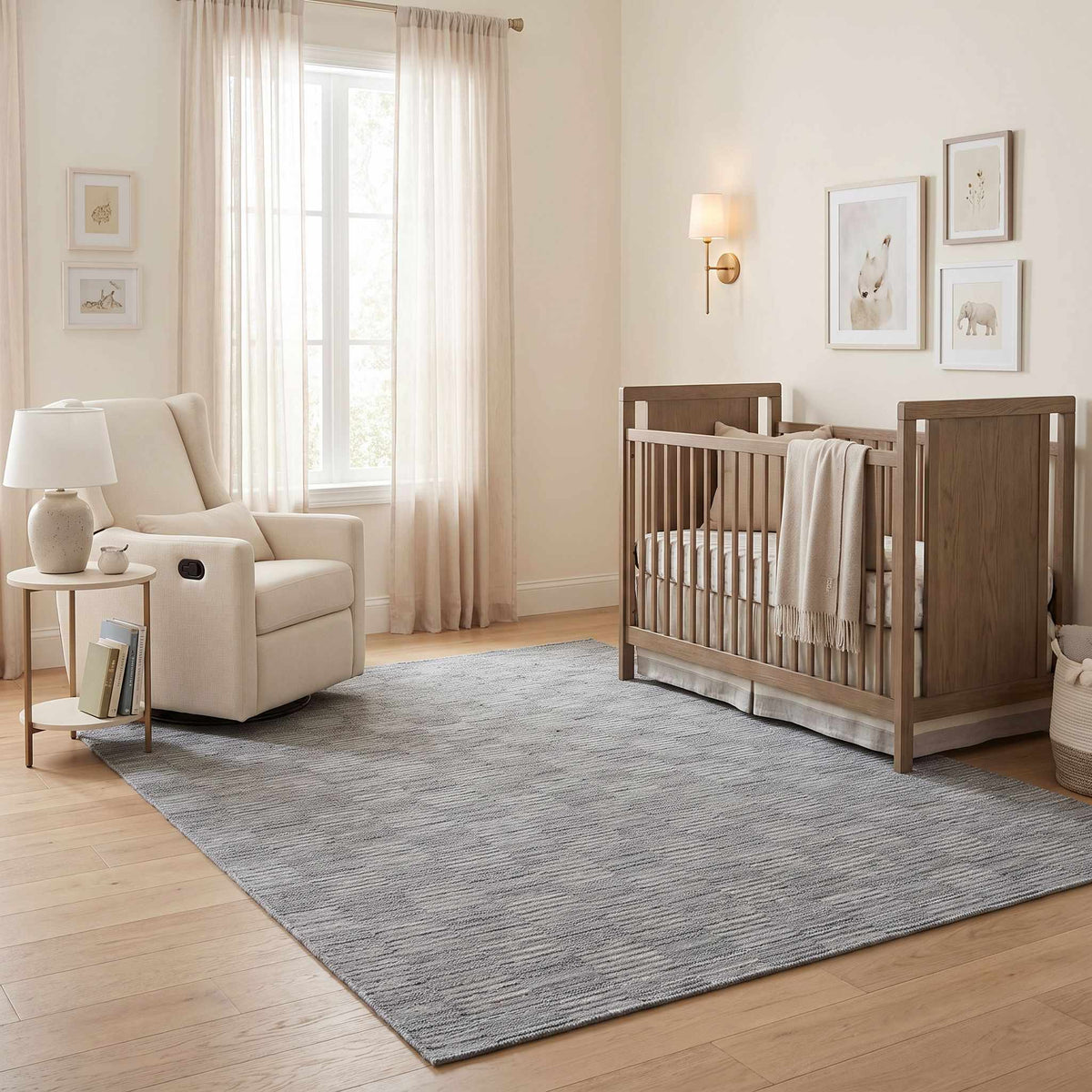Desdra  Gray Traditional Washable Area Rug