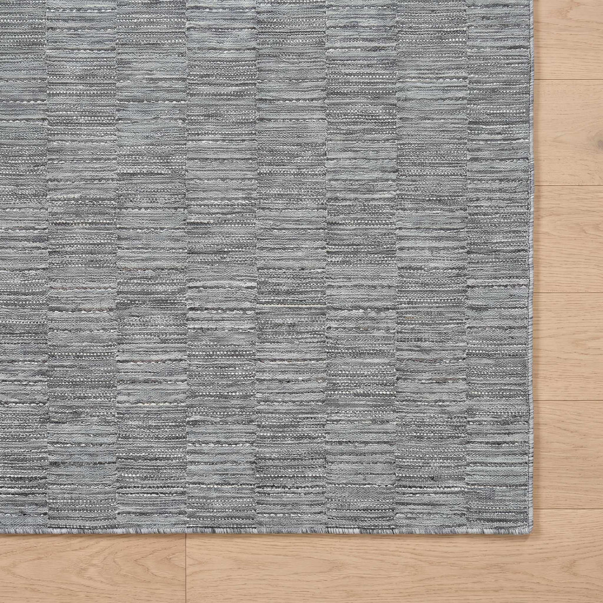 Desdra  Gray Traditional Washable Area Rug