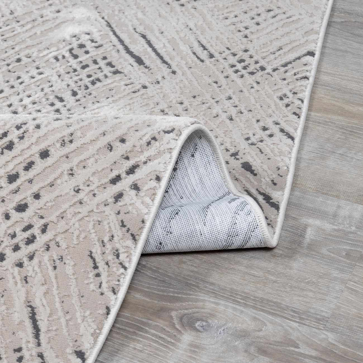 Garza Diamond Textured Washable Rug