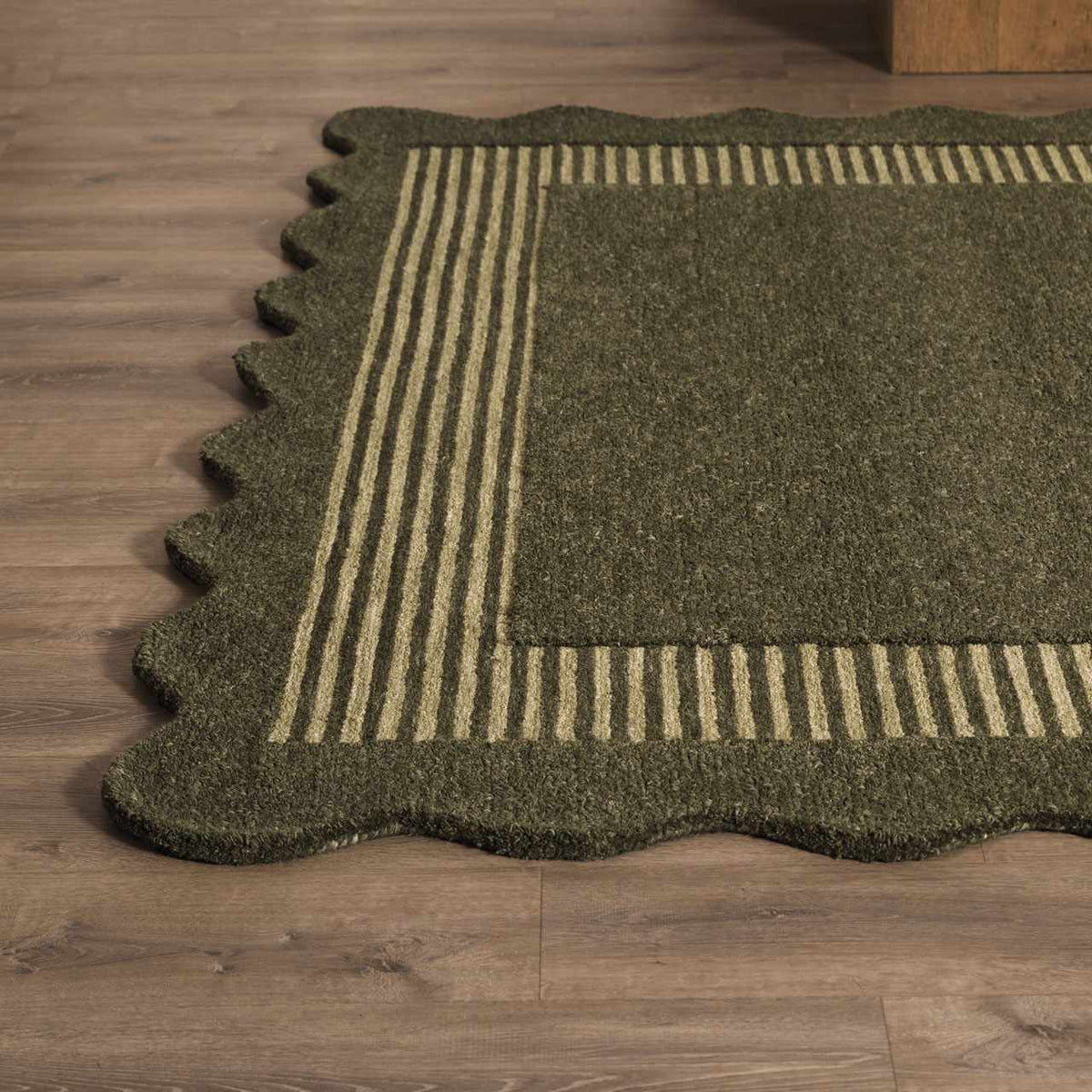 Wone Green Border Hand Tufted Wool Area Rug