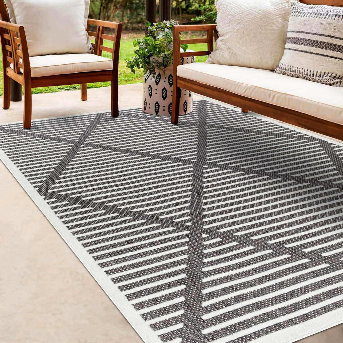Anah 3D Black Outdoor Rug