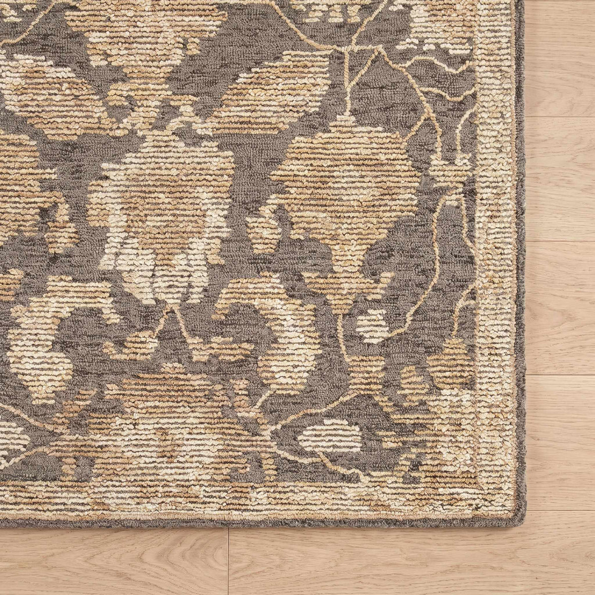 Lehana Traditional Handmade Area Rug