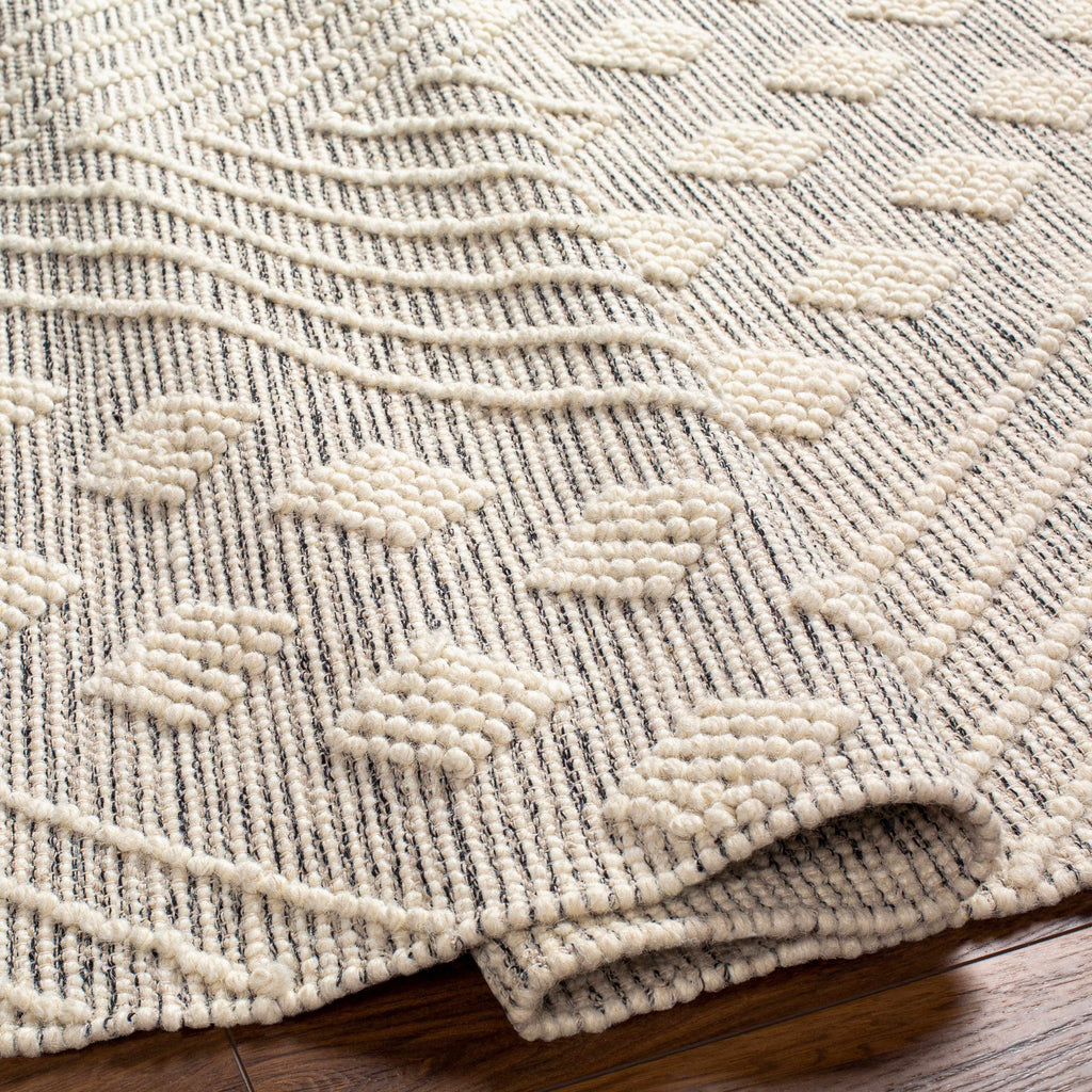 Dama Wool Rug with Tassels - Clearance