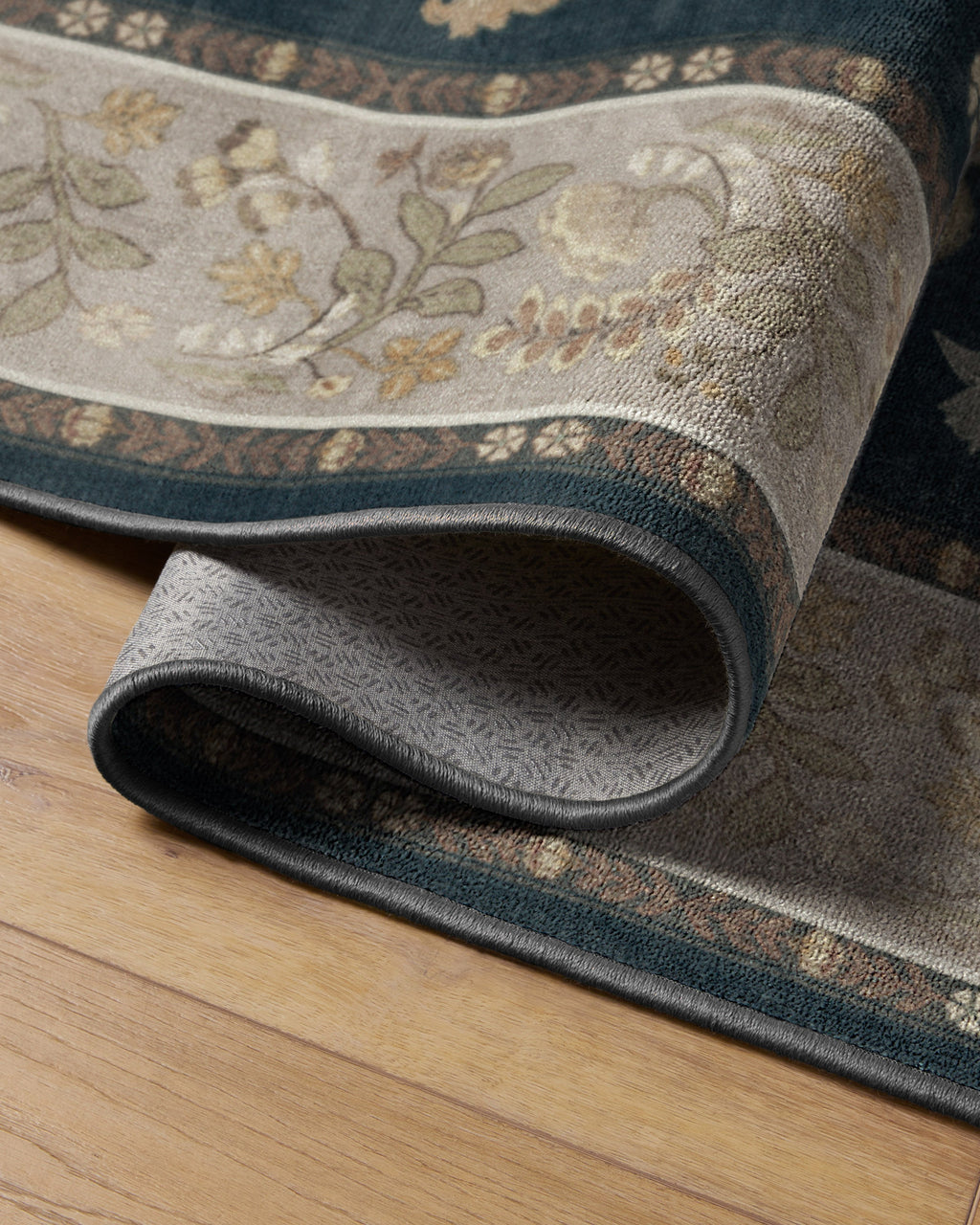 Ester Soft Black Tufted Rug