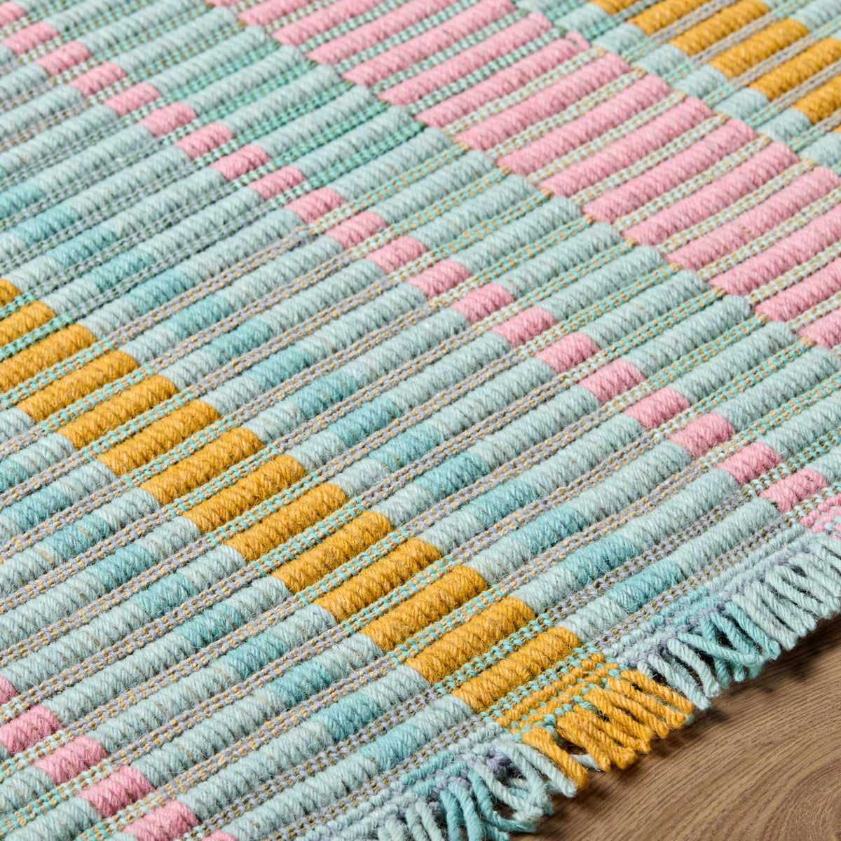 Jamari Colorful Traditional Area Rug
