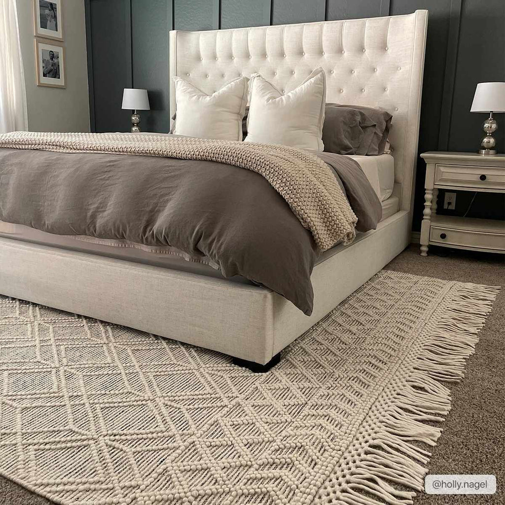 Ossun Wool Rug with Tassels