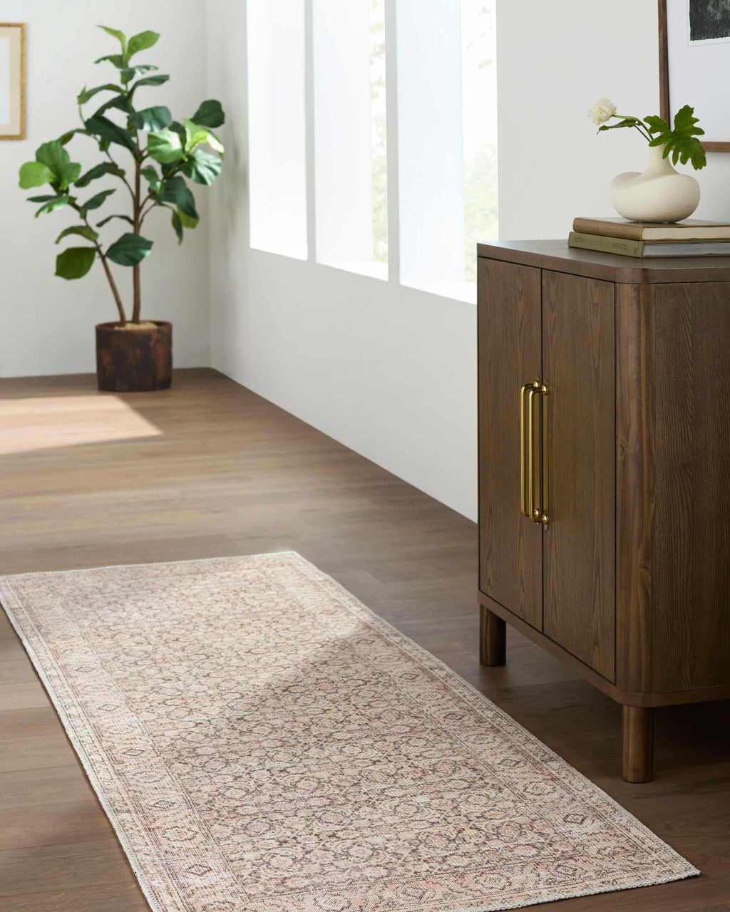 Sylvia Machine Woven  Jenni Yolo Home x LIVABLISS JYSL-2300 Washable Area Rug