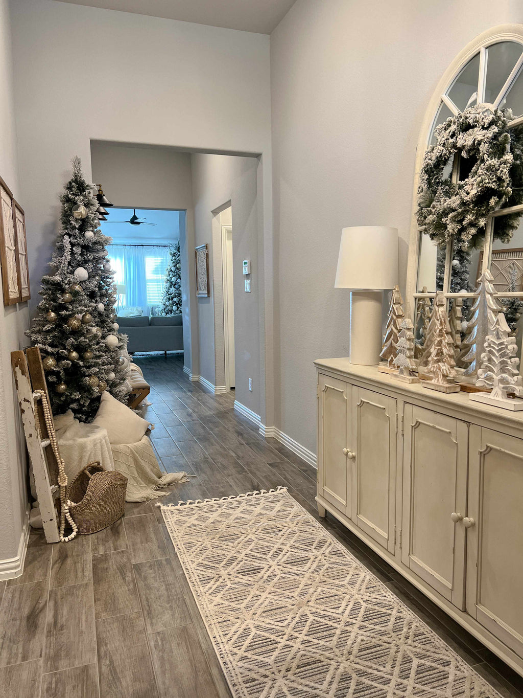 Magnolia Cream 2300 Area Rug - Clearance