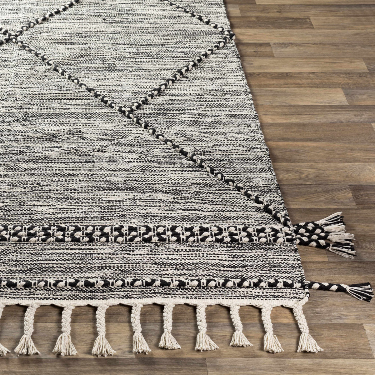 Neal Black/Cream Trellis Cotton Rug with Tassels - Clearance