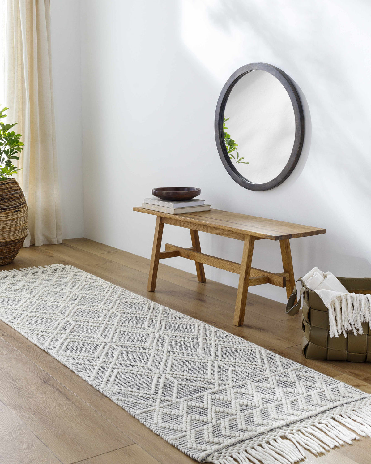 Ossun Wool Rug with Tassels