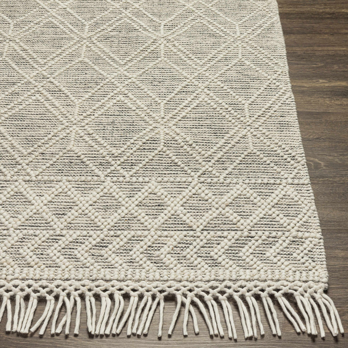 Ossun Wool Rug with Tassels