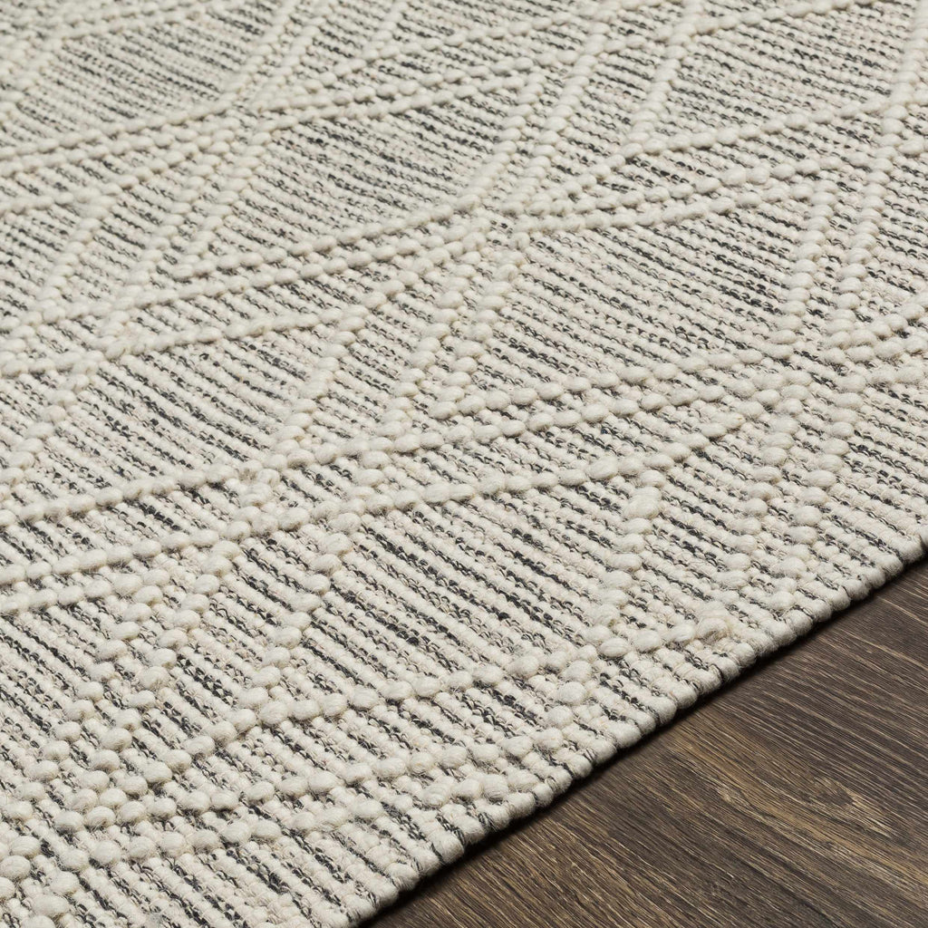 Ossun Wool Rug with Tassels