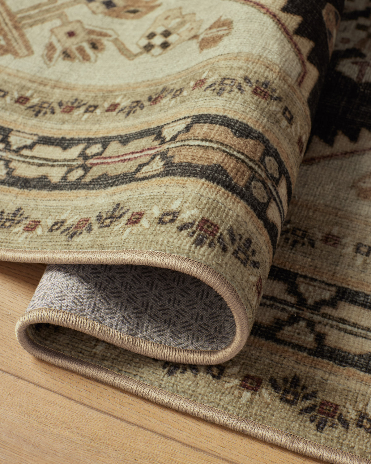Pradera Tan & Soft Black Rug