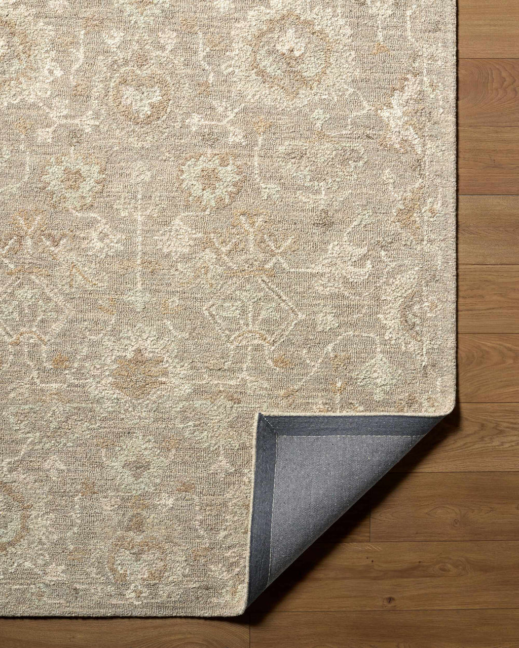 Vililo Traditional Handmade Area Rug