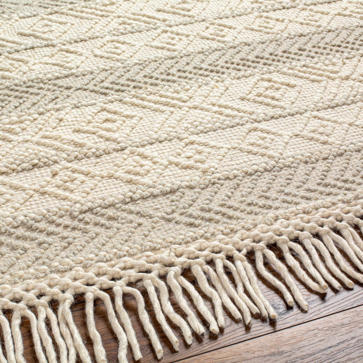 Ummi Wool Rug with Tassels - Clearance