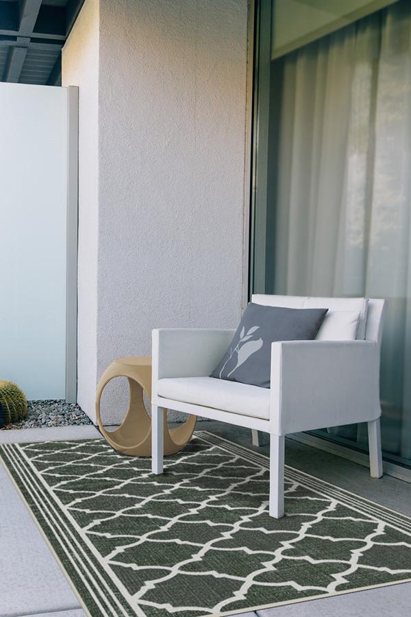 Varia Trellis Forest Green Outdoor Rug